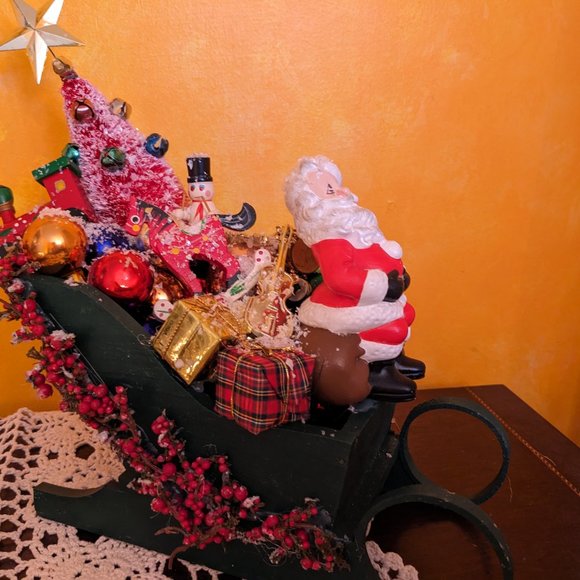 Vintage Santa, With Vtg Wood Toys And Vtg Tree Balls in Wood Sleigh - Picture 3 of 5